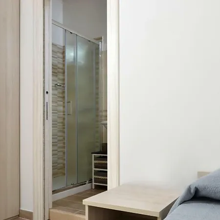 Santa Lucia, 3*